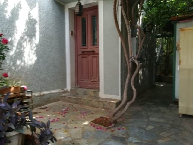 (For Sale) Residential Detached house || Athens Center/Vyronas - 200 Sq.m, 4 Bedrooms, 250.000€ 